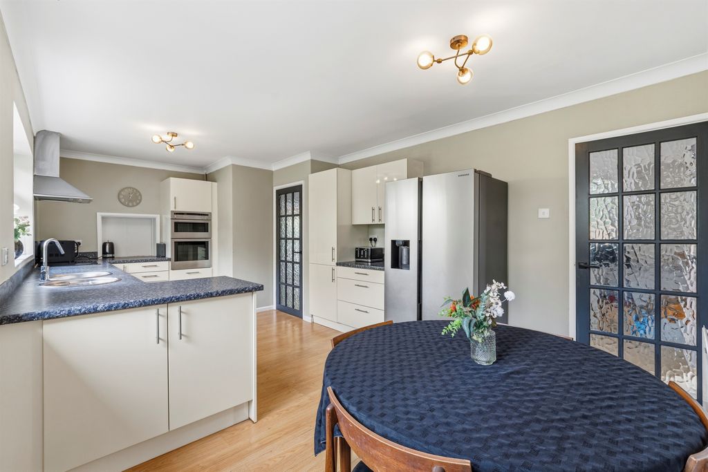 Property photo 2 of 21