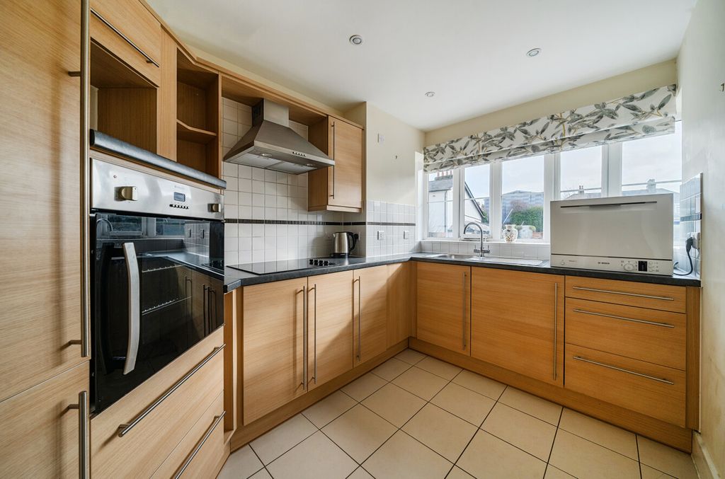 Property photo 3 of 23 1410987-1-69930B6...