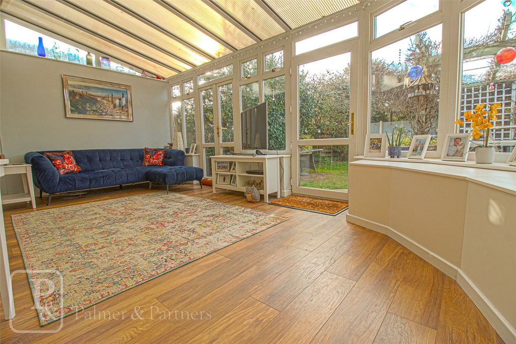 Property photo 3 of 13 Conservatory