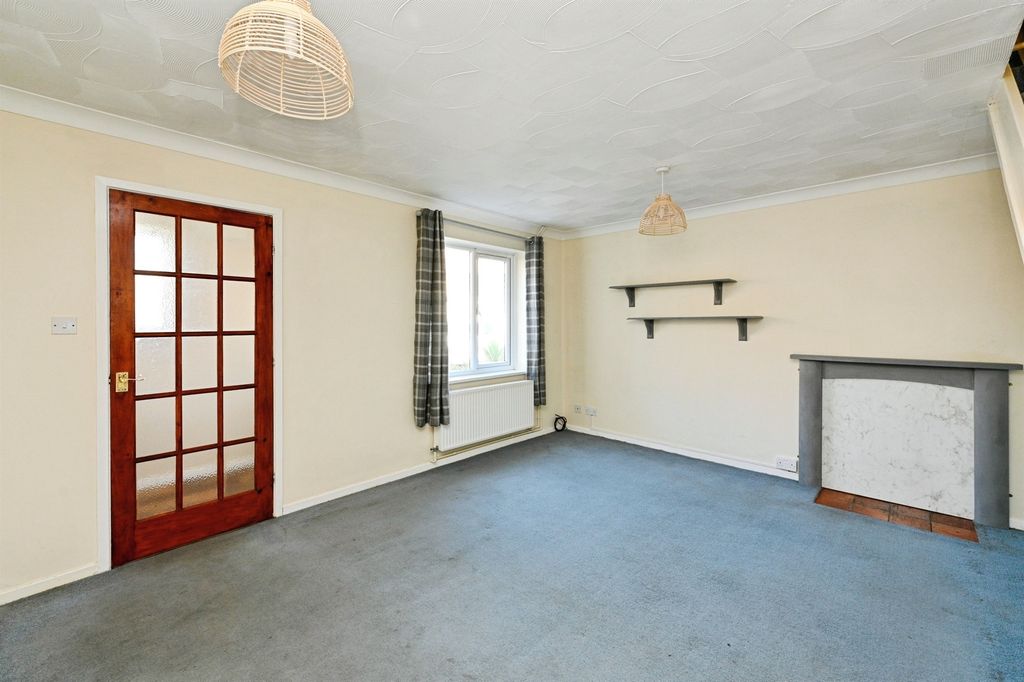 Property photo 2 of 16