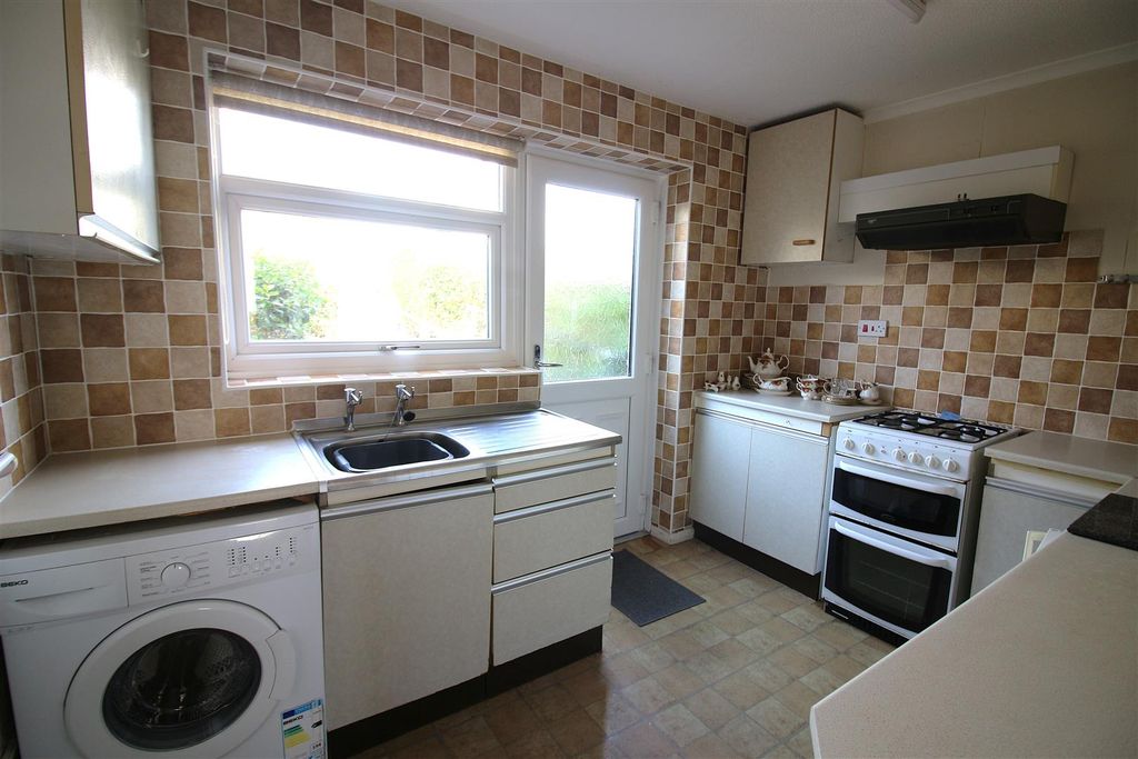 Property photo 2 of 13 Kitchen