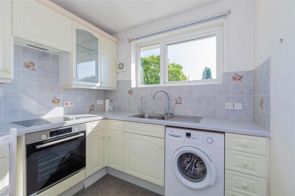 Property photo 3 of 16