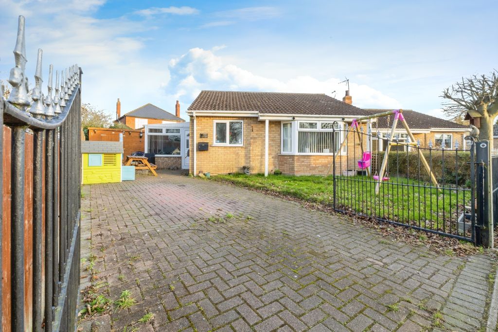 Property photo 1 of 13 Outside
