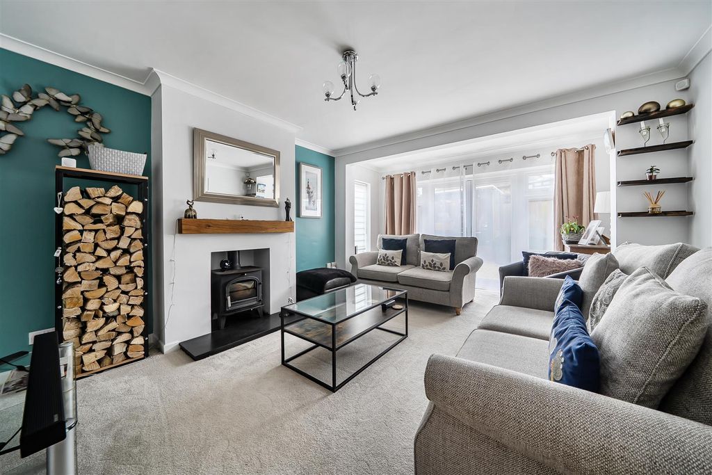 Property photo 3 of 20 1438970-6-69Cfc0c0E5d6d.Jpg