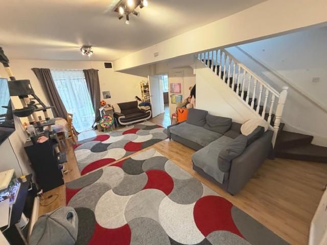 Property photo 1 of 7 Photo 7