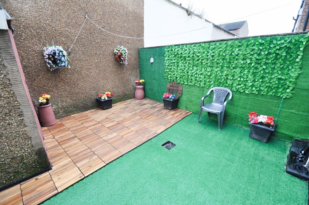 Property photo 3 of 28