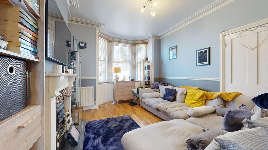 Property photo 3 of 18 4-Osborne-Terrace-08072024_111736.Jpg
