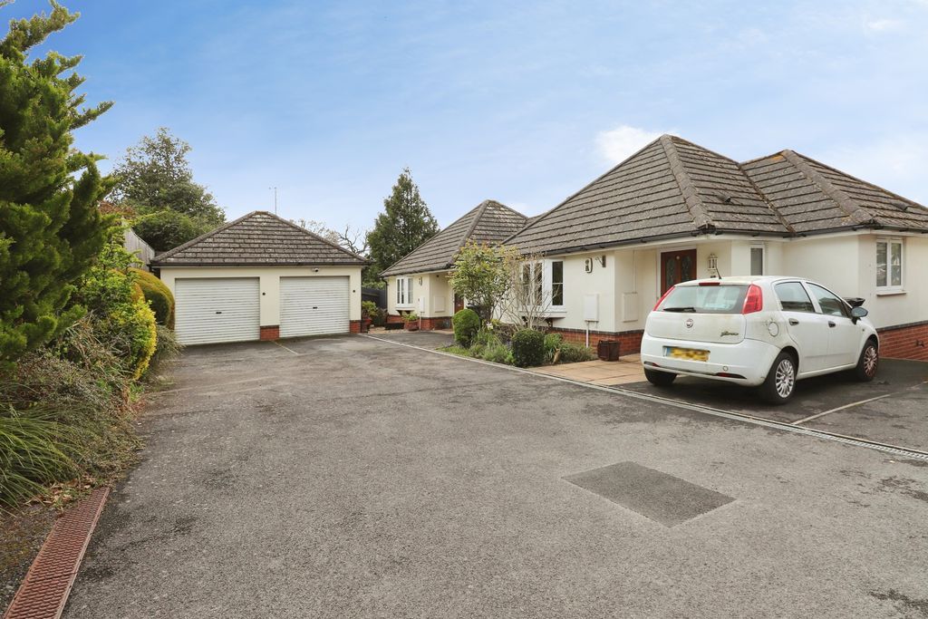 Property photo 1 of 11 Photo 10