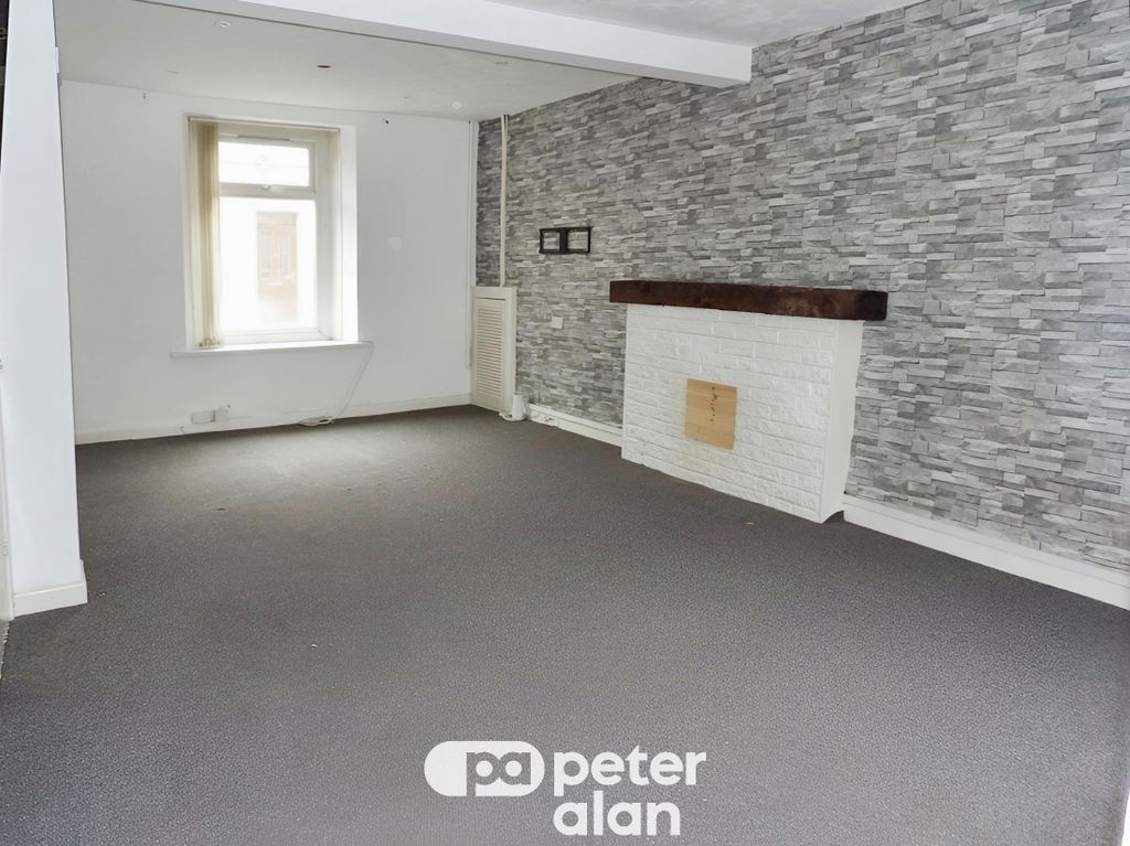 Property photo 2 of 8 Image