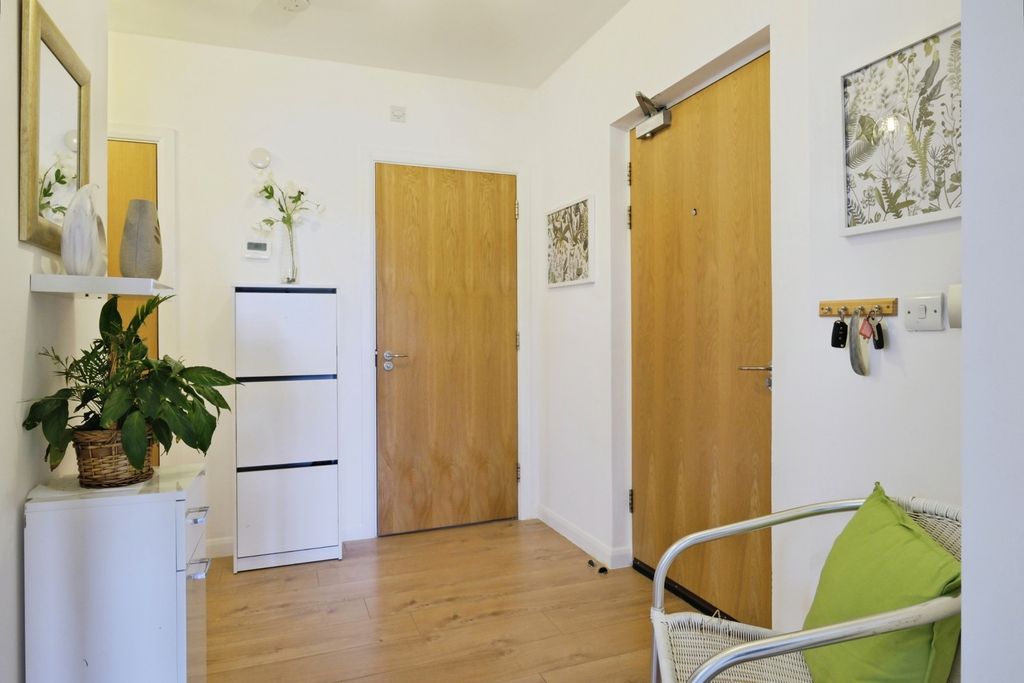 Property photo 3 of 17 Pbox-Img.Jpg