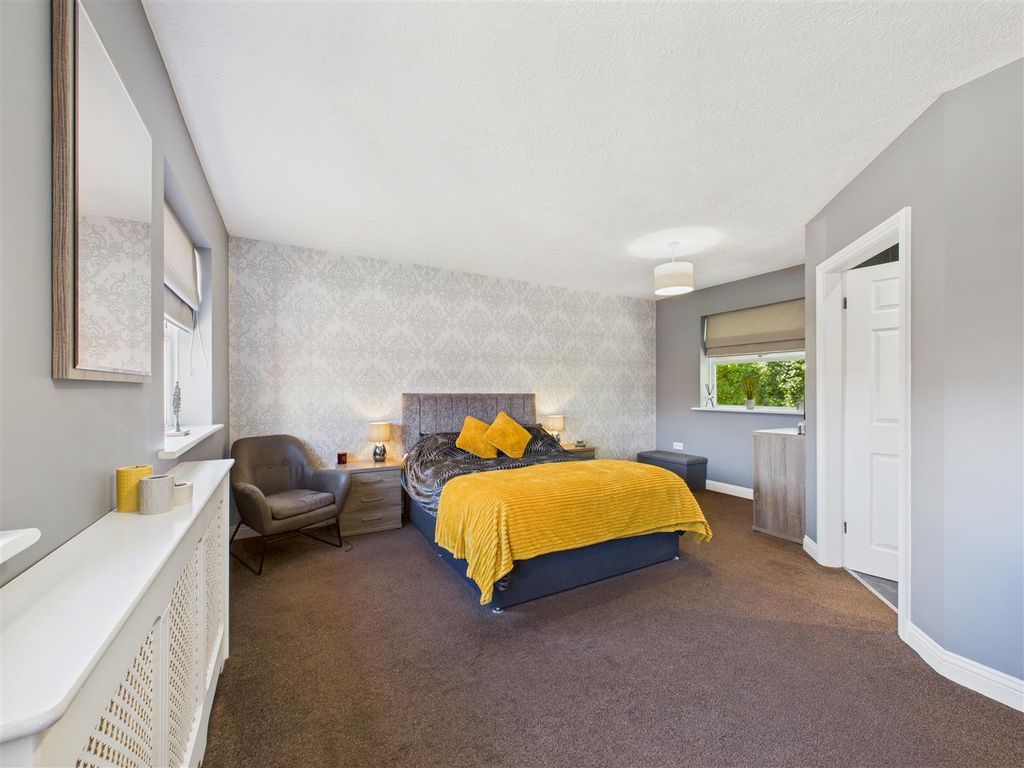 Property photo 3 of 27 Bedroom 1