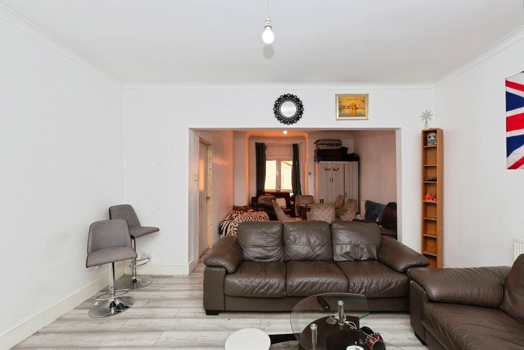 Property photo 3 of 18 Photo