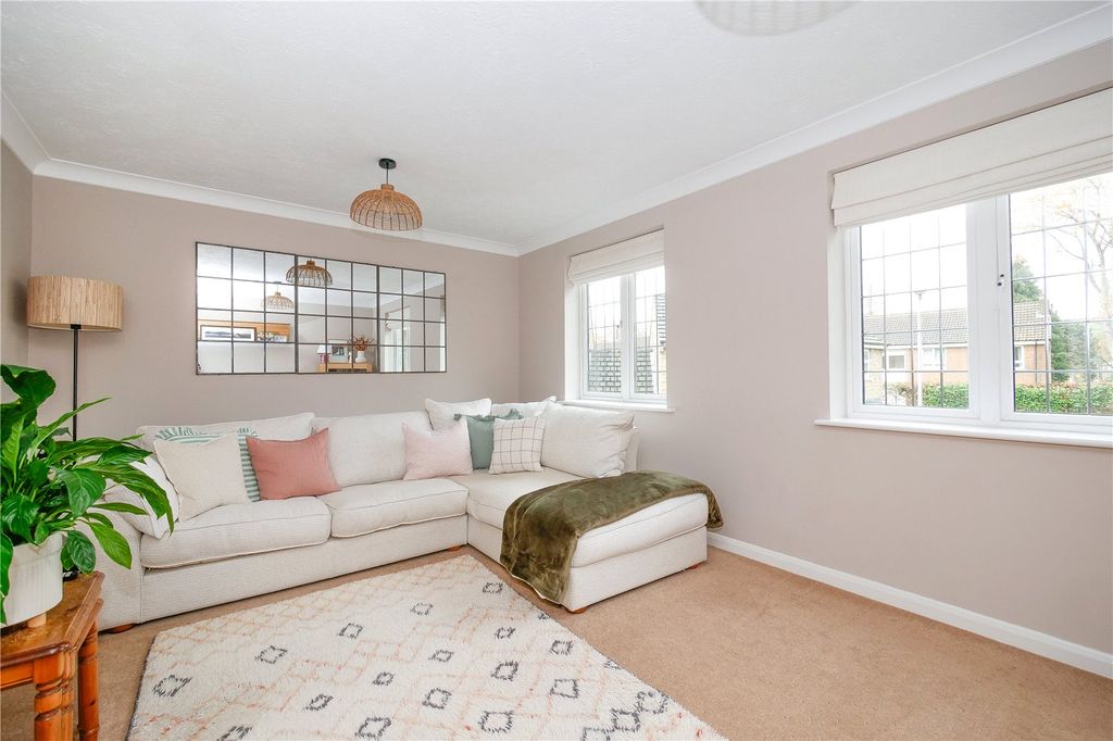 Property photo 2 of 29 Picture No. 12