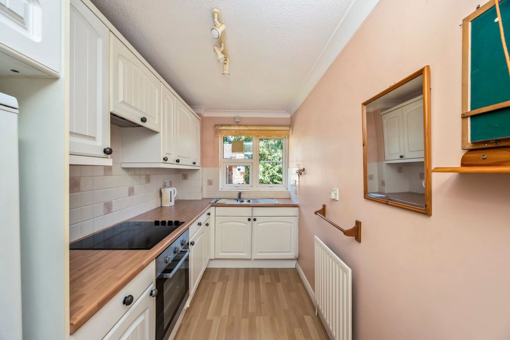 Property photo 3 of 12