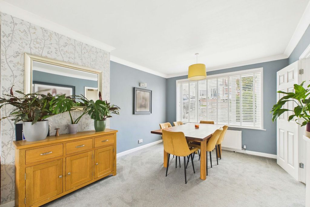 Property photo 3 of 24