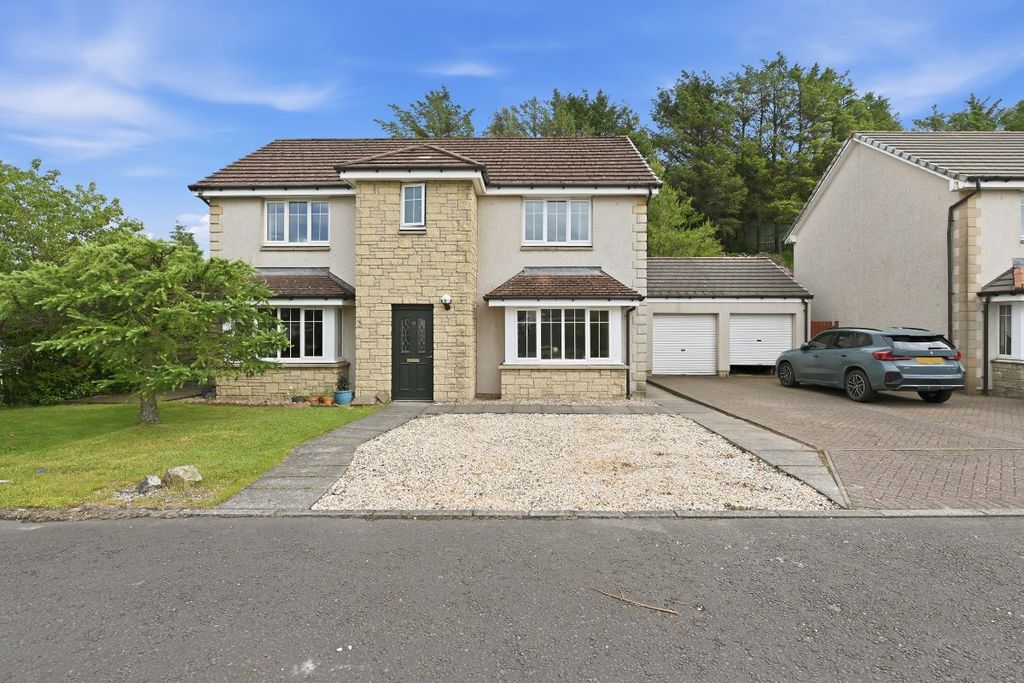 Property photo 1 of 28