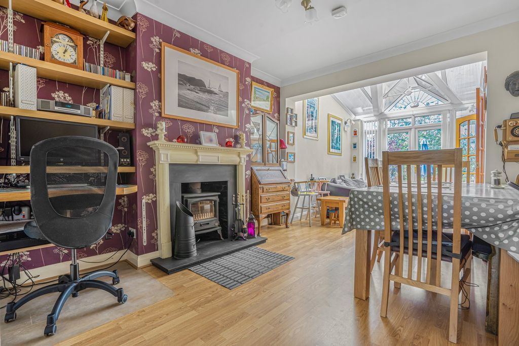 Property photo 2 of 16