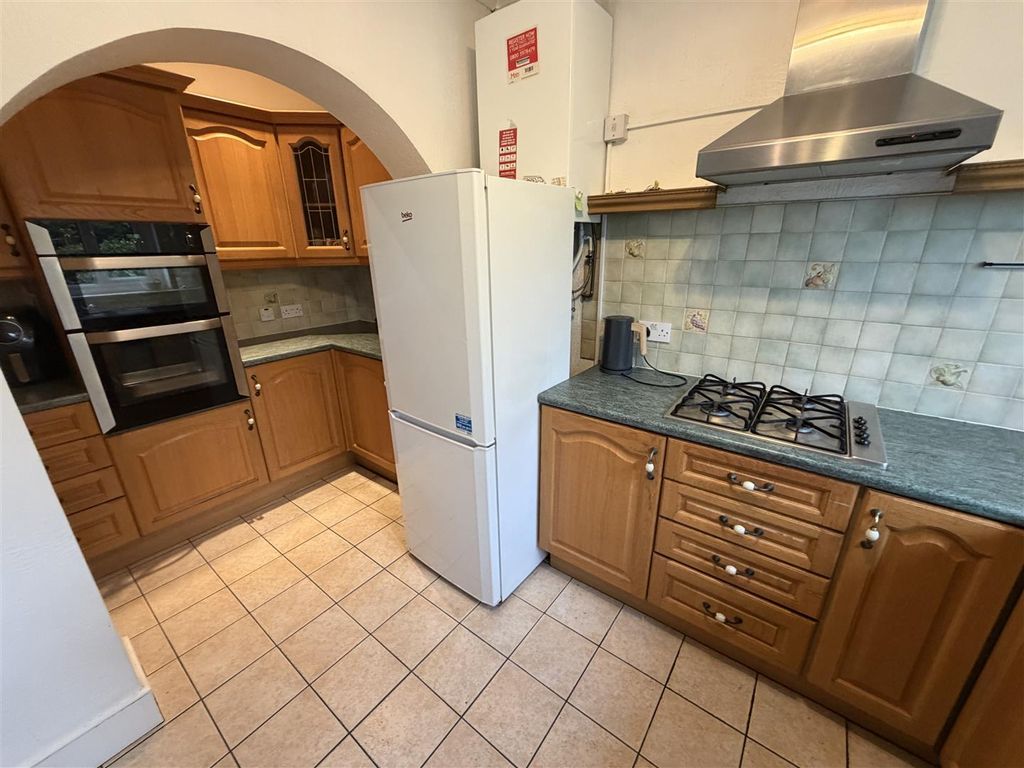 Property photo 3 of 21 Kithcen