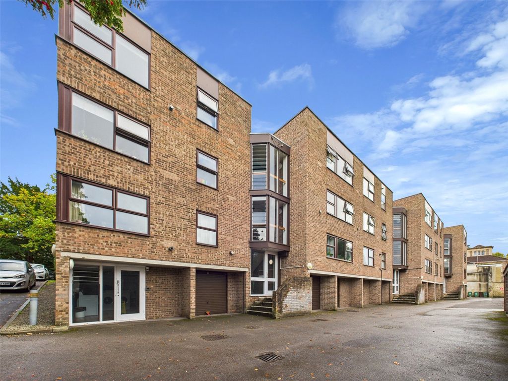 Property photo 1 of 16 Picture No. 39