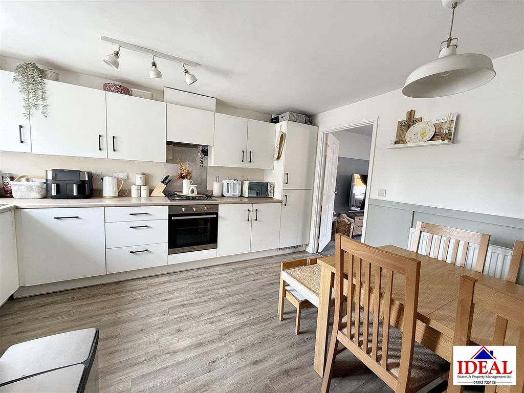 Property photo 3 of 15 Image00014.Jpg