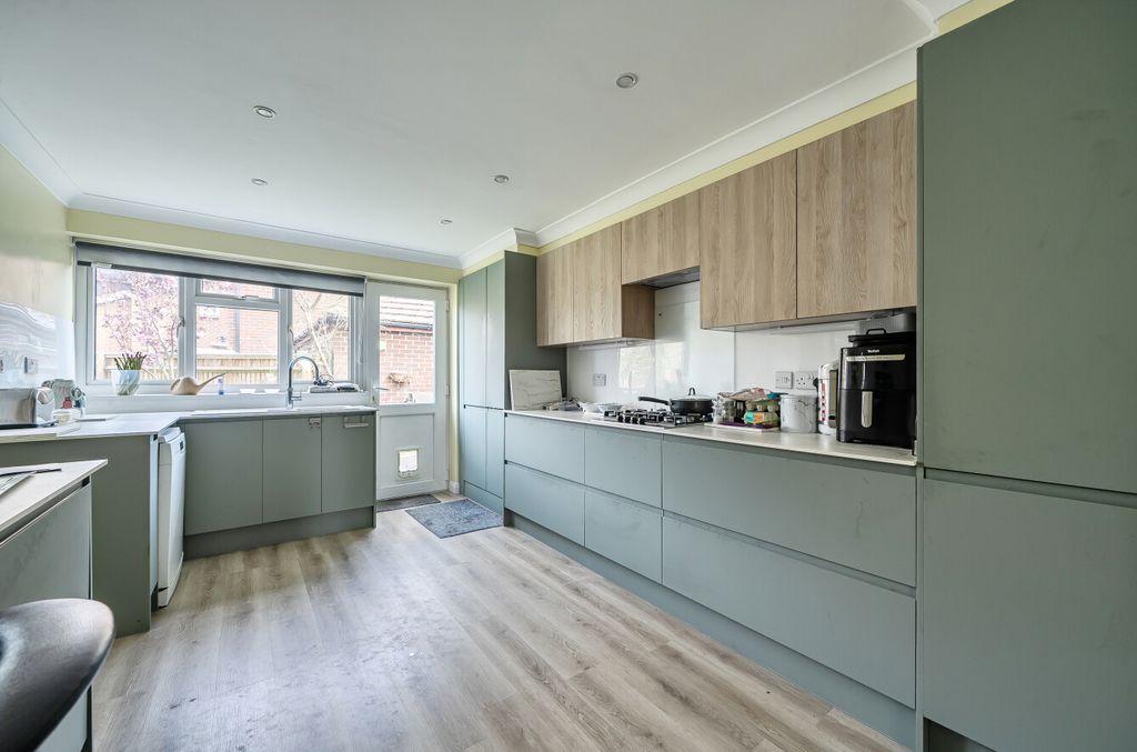 Property photo 2 of 18 1441302-8-69De3Ea...