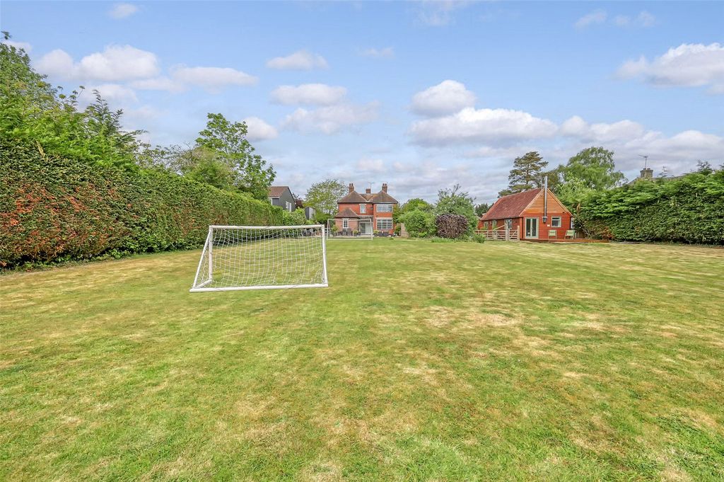 Property photo 2 of 17 Outside
