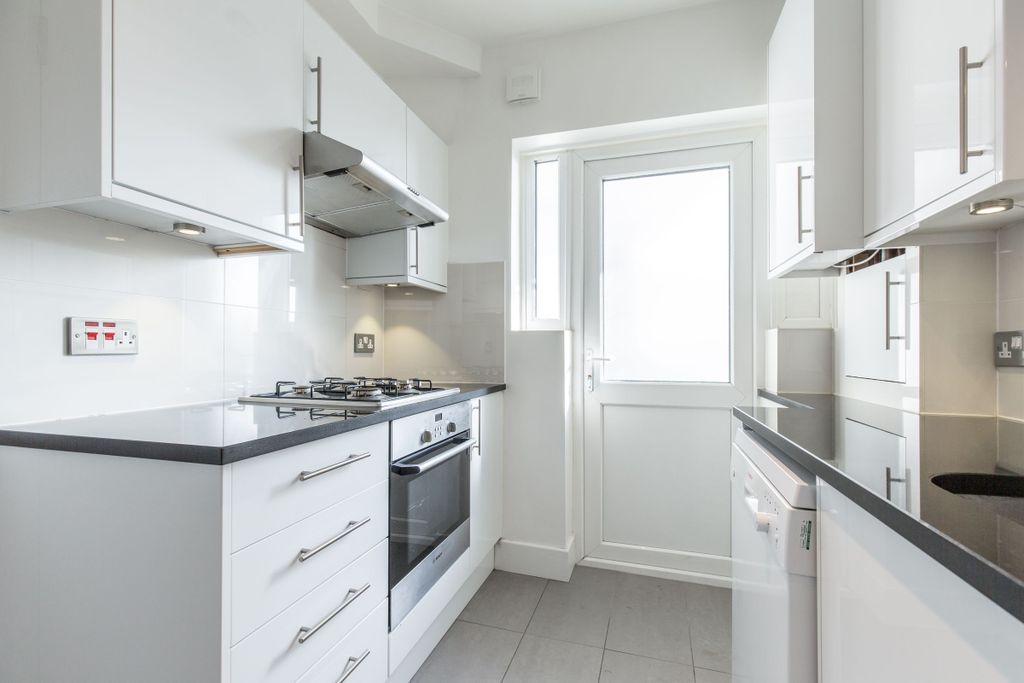 Property photo 1 of 18 Kitchen