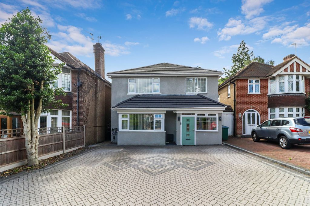 Property photo 2 of 32