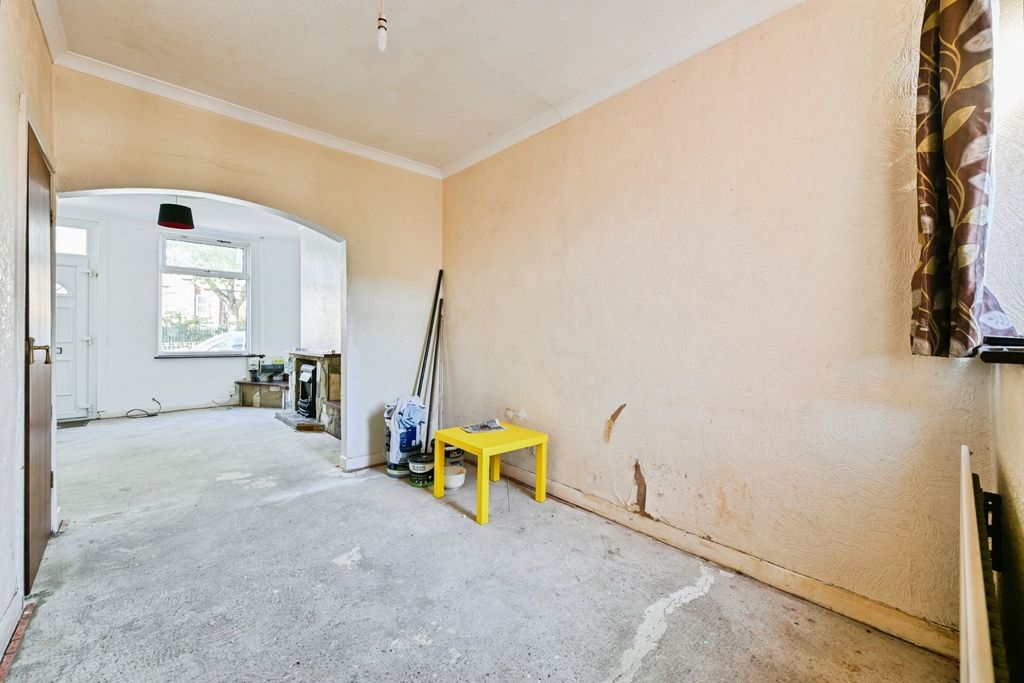 Property photo 3 of 14 Pbox-Img.Jpg