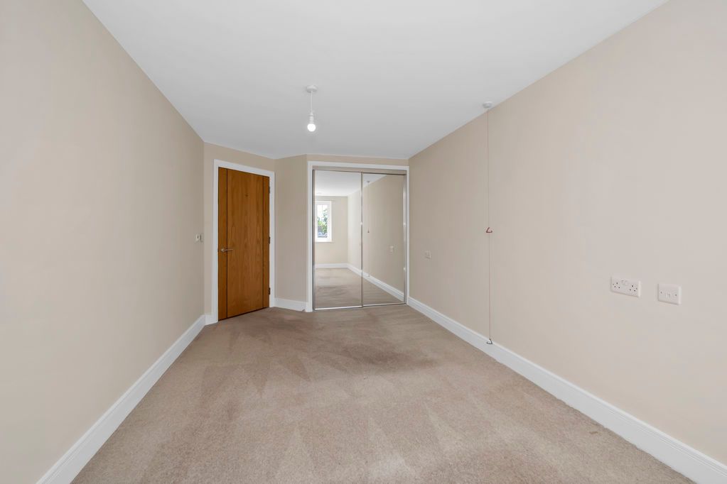 Property photo 3 of 10 Bedroom