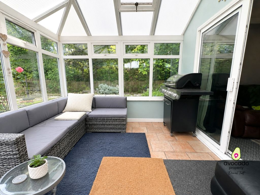 Property photo 3 of 17 5162813