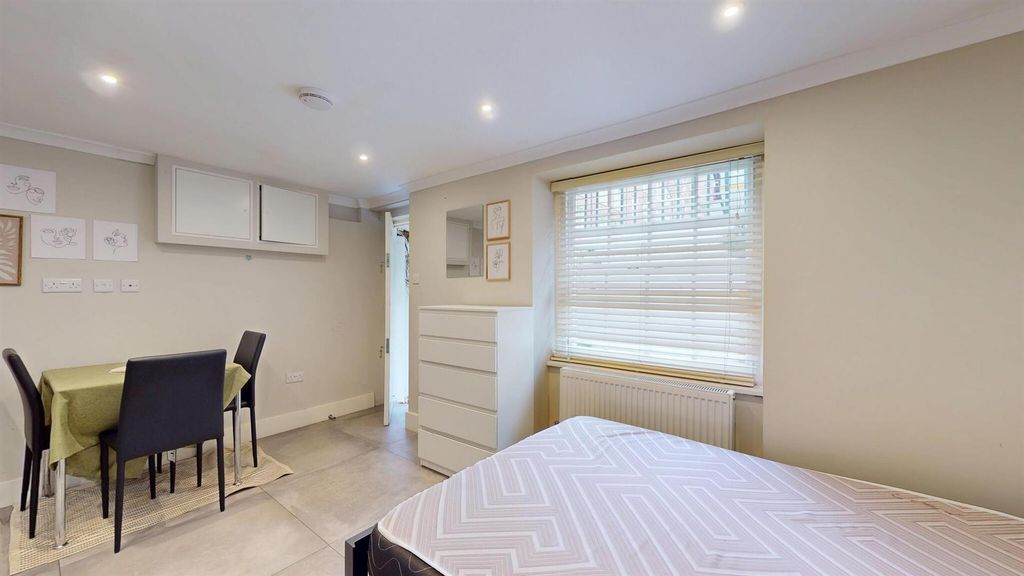 Property photo 2 of 11 67B4A3795Cdb30760A55449c_Cfe0Ea5Cfd270Ac1Cce892Ae2