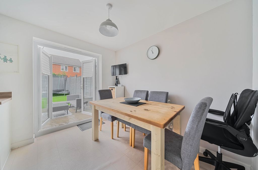 Property photo 2 of 15 1294009868359Bce928B4