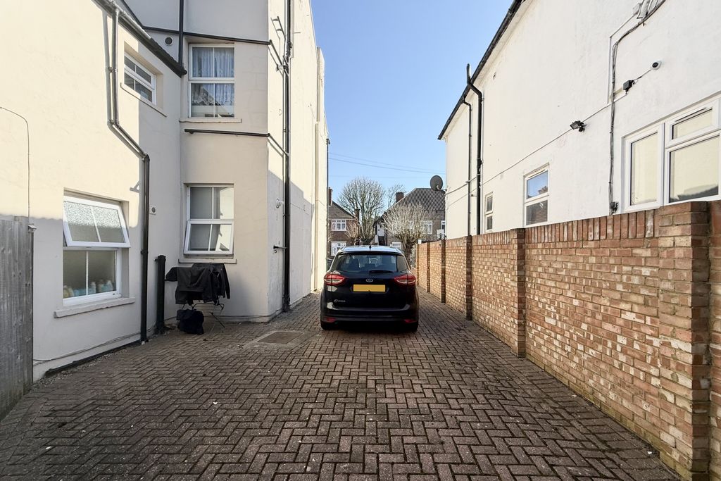 Property photo 3 of 18 3