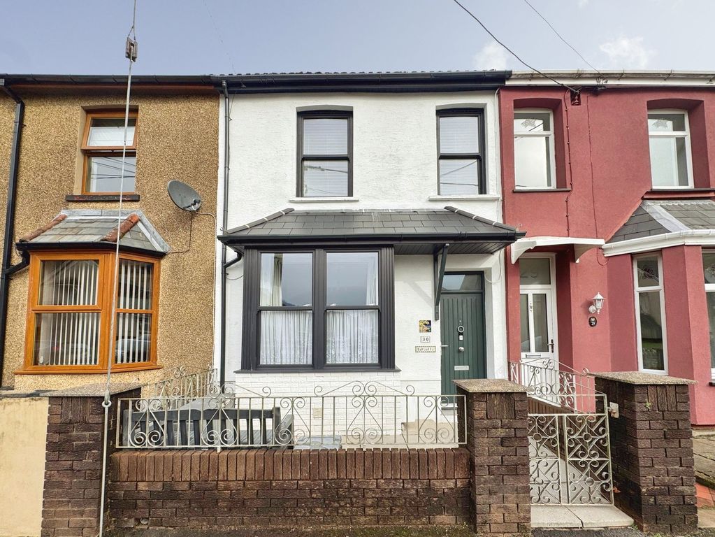 Property photo 1 of 28