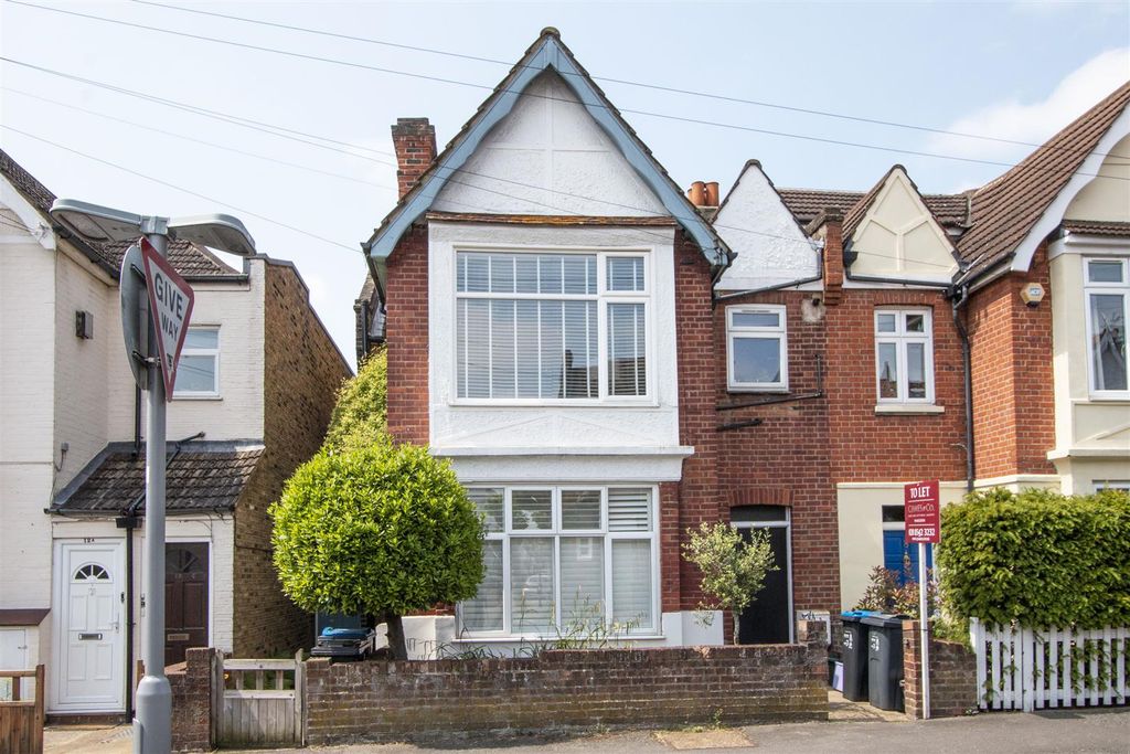 Property photo 1 of 7 10A Delamere Road Sw20 External.Jpg