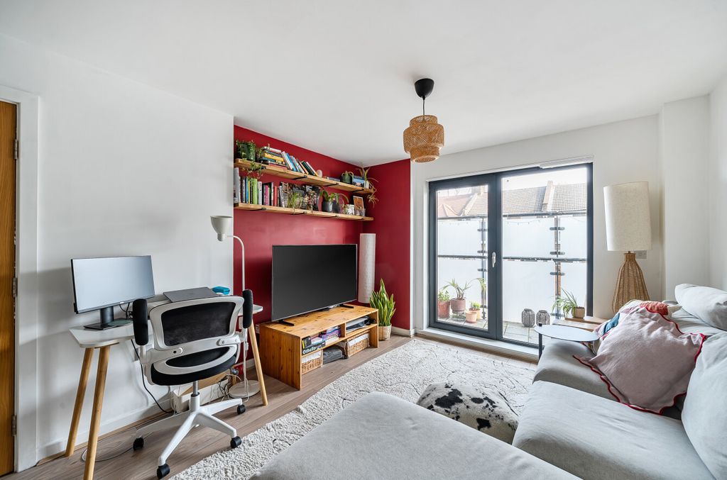 Property photo 1 of 15 1432419-11-69Bd31...