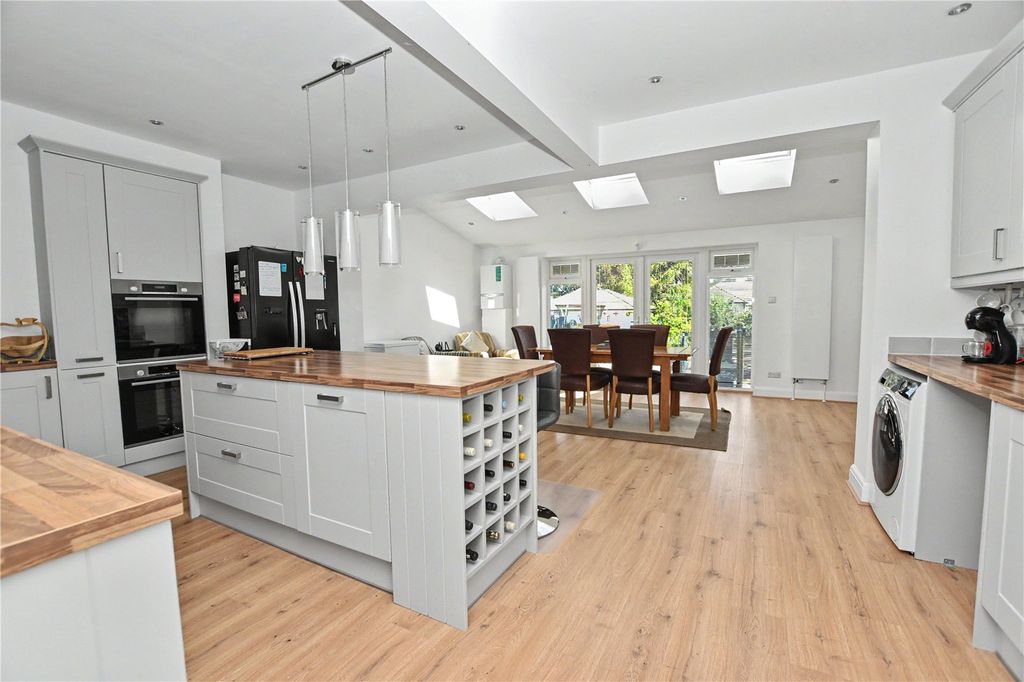 Property photo 2 of 23 Picture No. 05