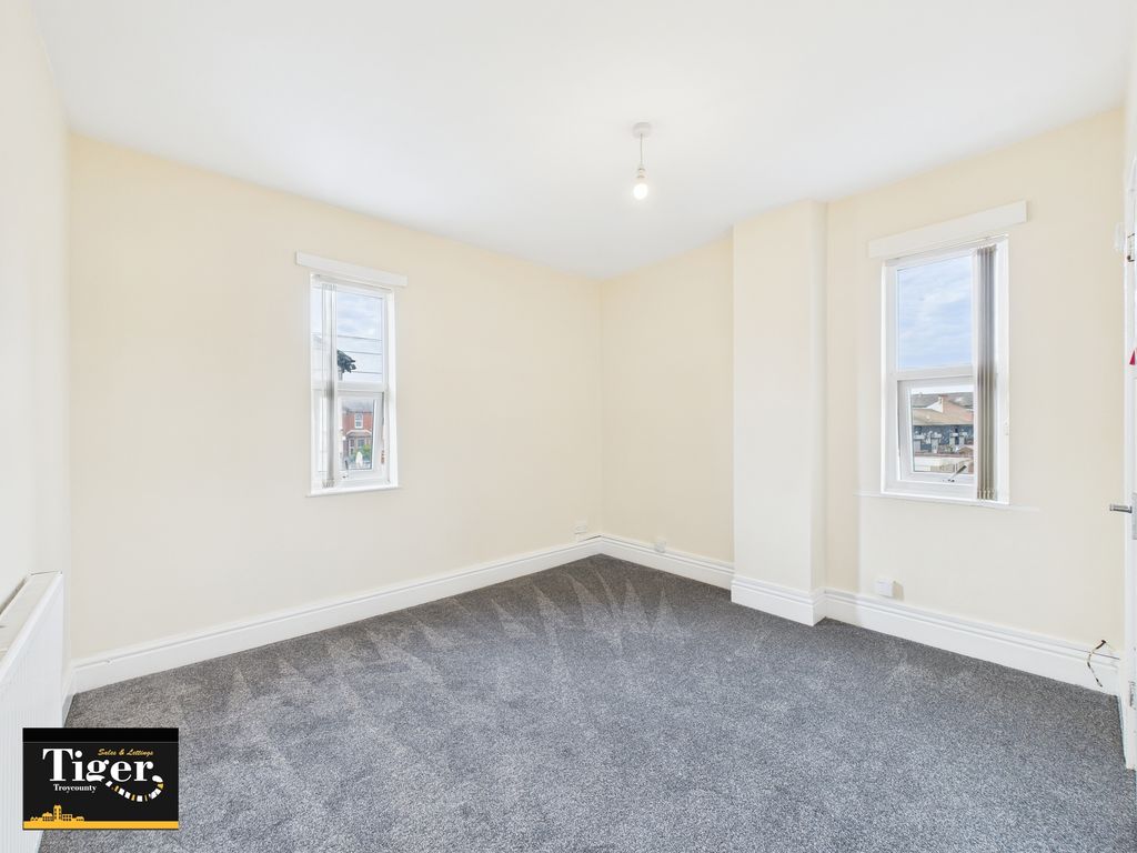 Property photo 2 of 6 Cam03440G0-Pr0387-Still001