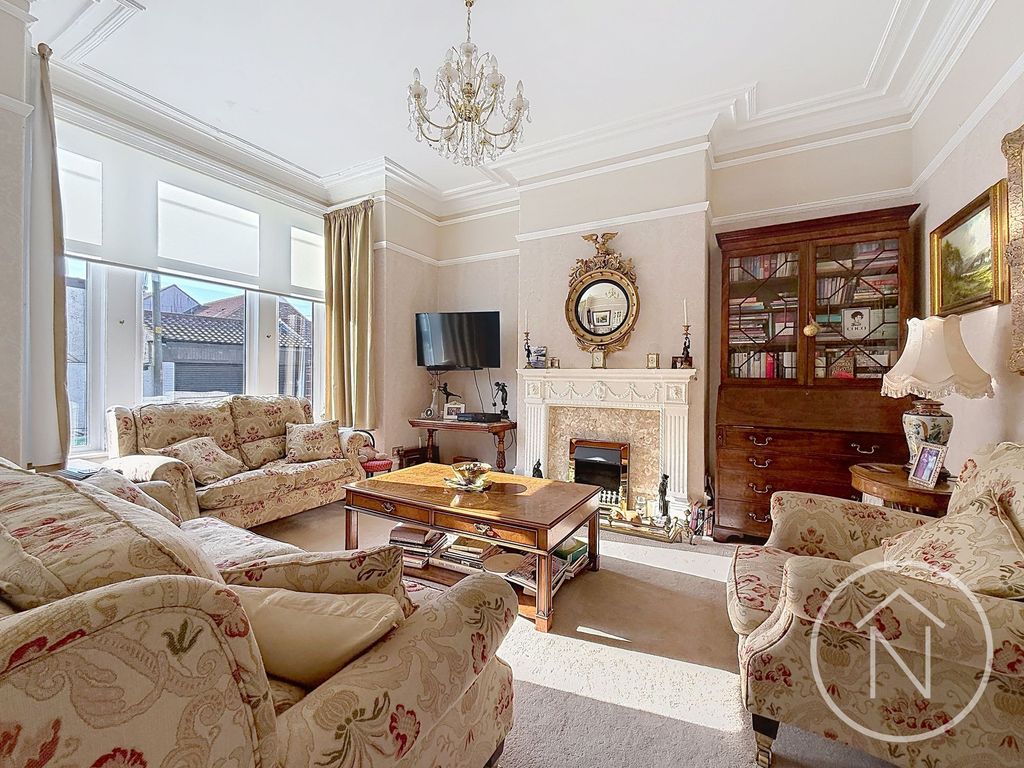 Property photo 2 of 22