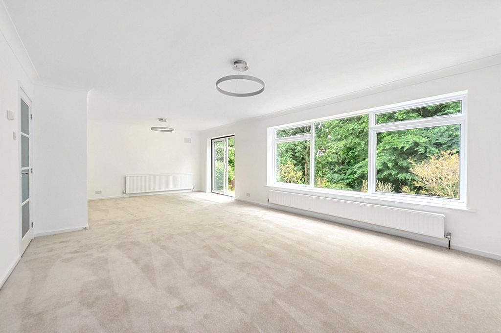 Property photo 2 of 17 Picture No. 37