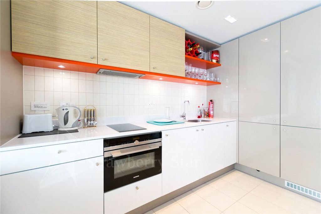 Property photo 2 of 6 Kitchen