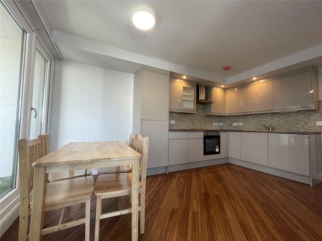 Property photo 3 of 7 Dining Area