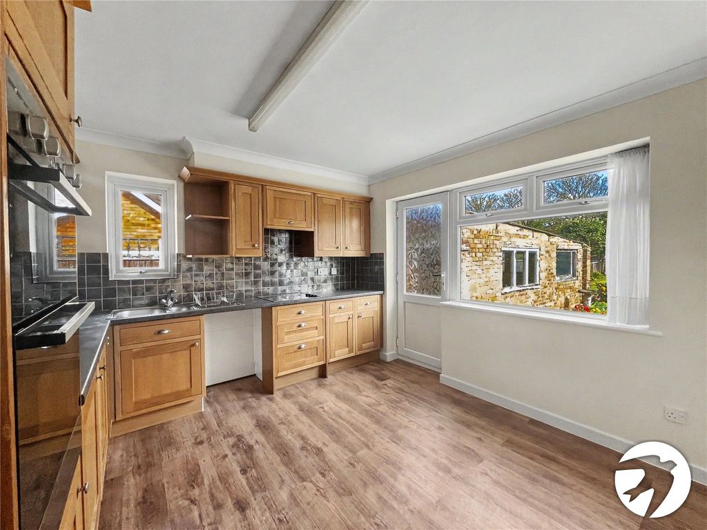 Property photo 3 of 19 Picture No. 07