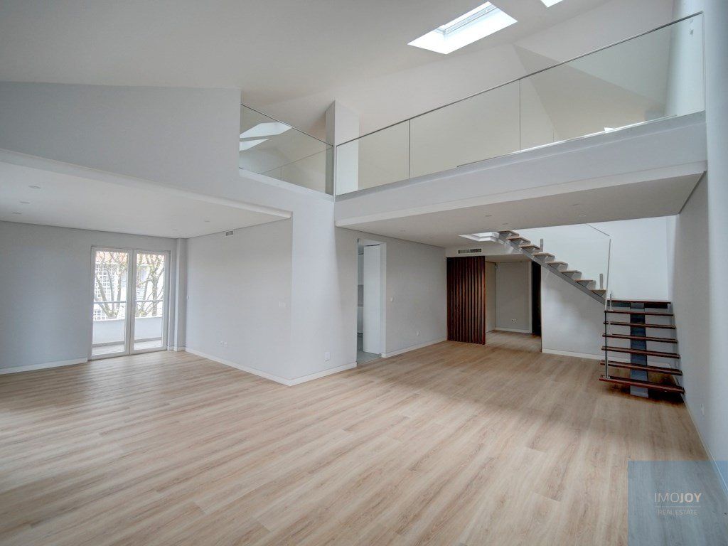 Property photo 2 of 38