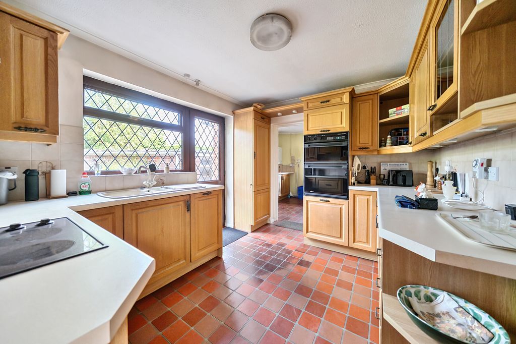Property photo 3 of 12