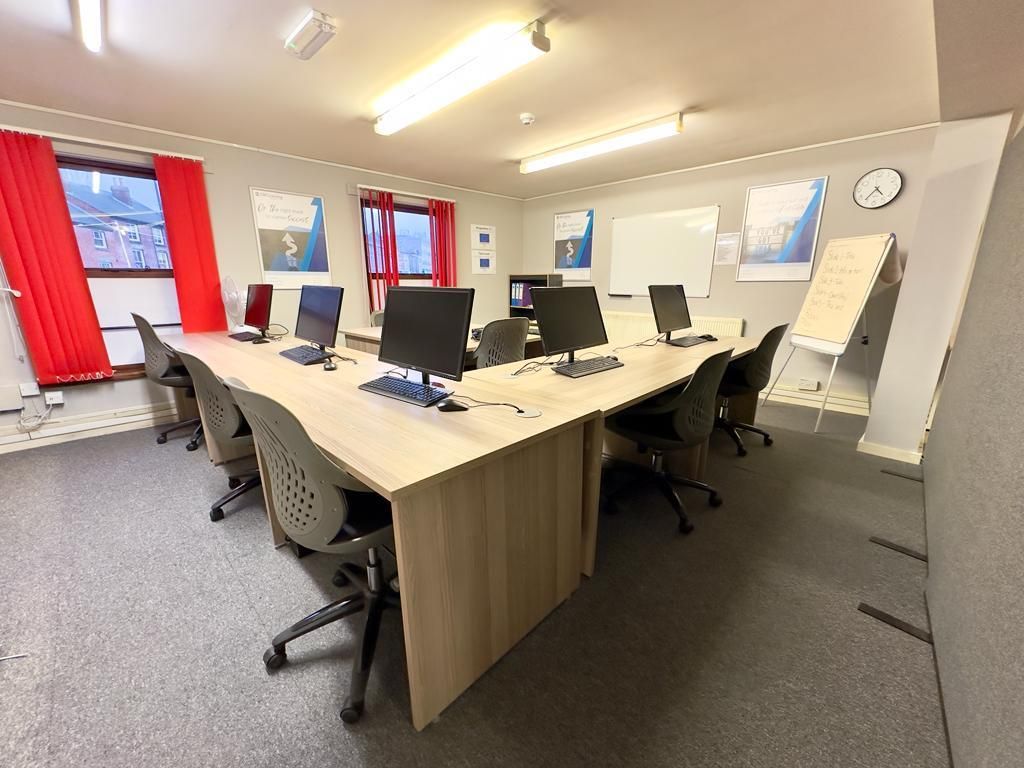 Property photo 3 of 10 Office