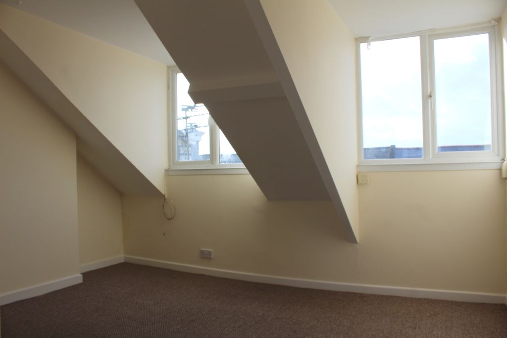 Property photo 2 of 7 Lounge