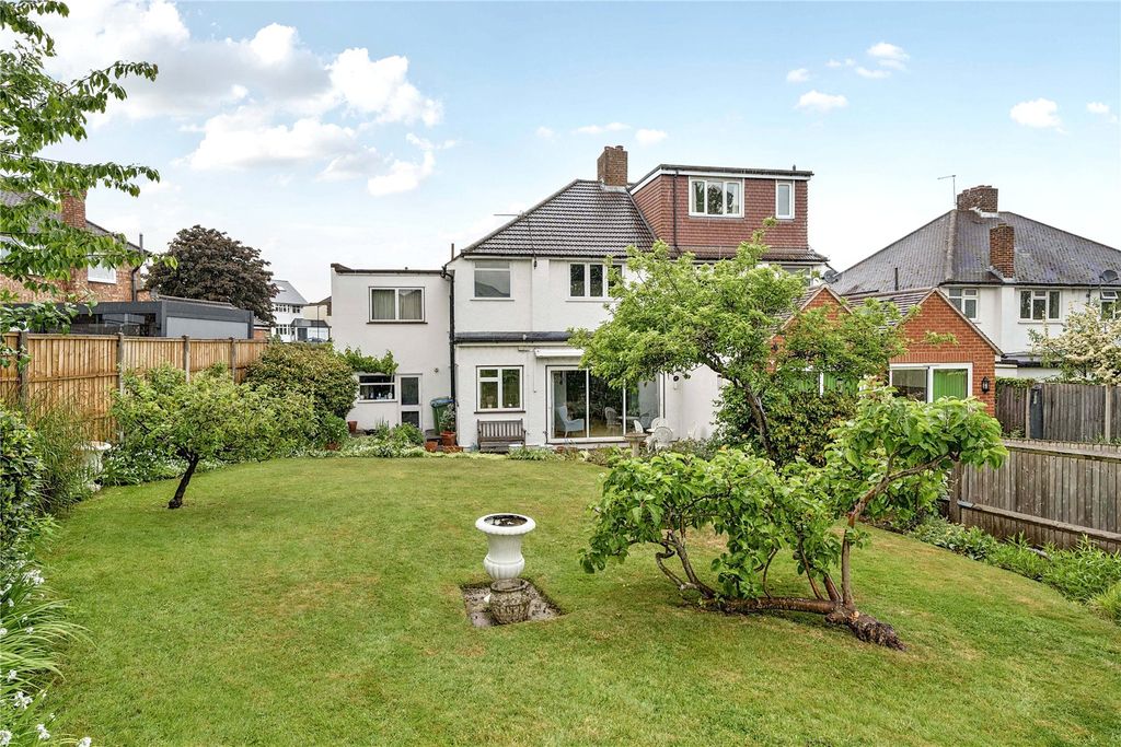 Property photo 1 of 18 Picture No. 04