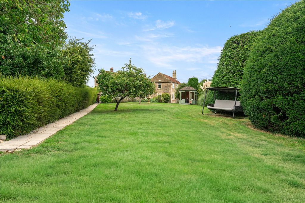 Property photo 3 of 24 Picture No. 47
